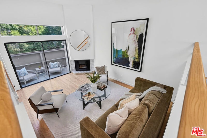 15167 Magnolia Boulevard E