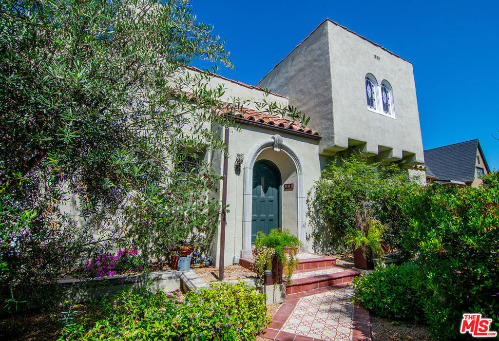 503 N Plymouth Boulevard