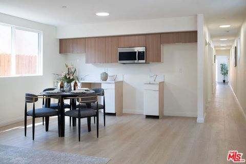 1673 E 111th Street Los Angeles CA 90059
