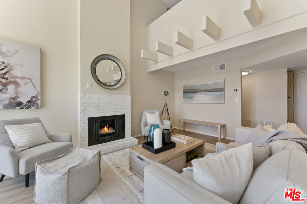 2677 Centinela Avenue 402
