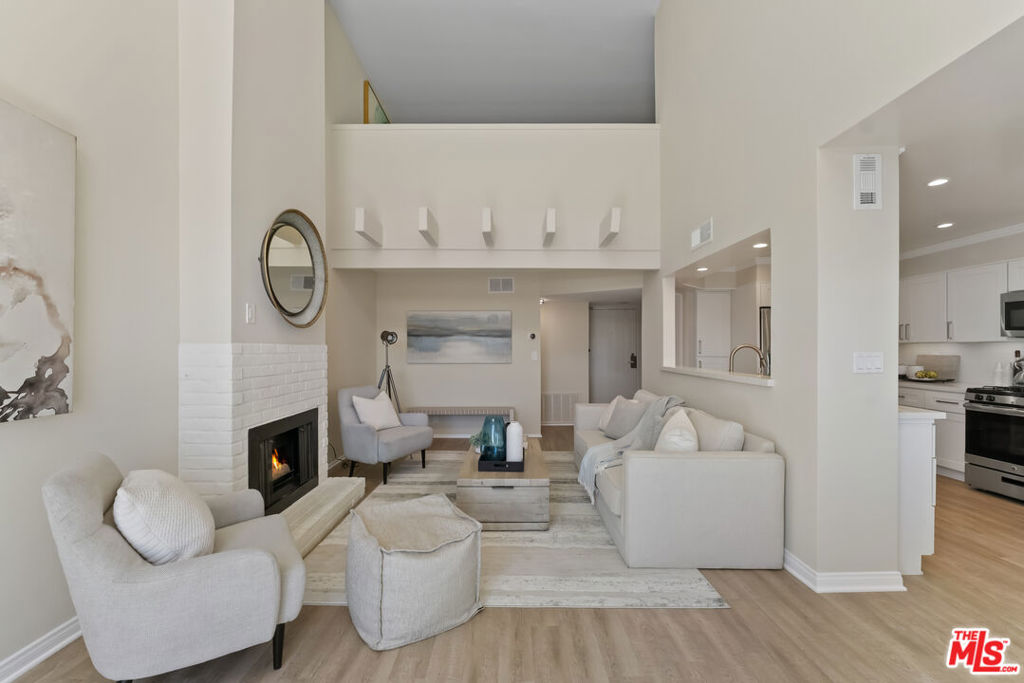 2677 Centinela Avenue 402