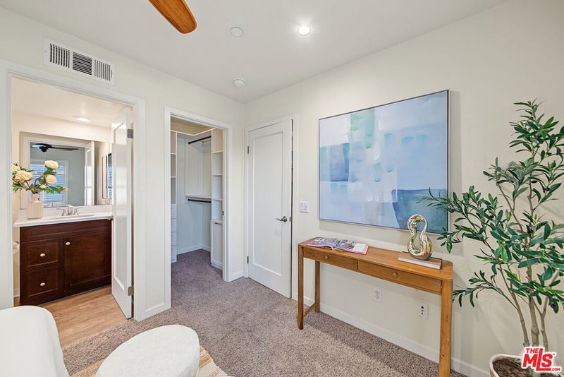 522 S Harbor Boulevard