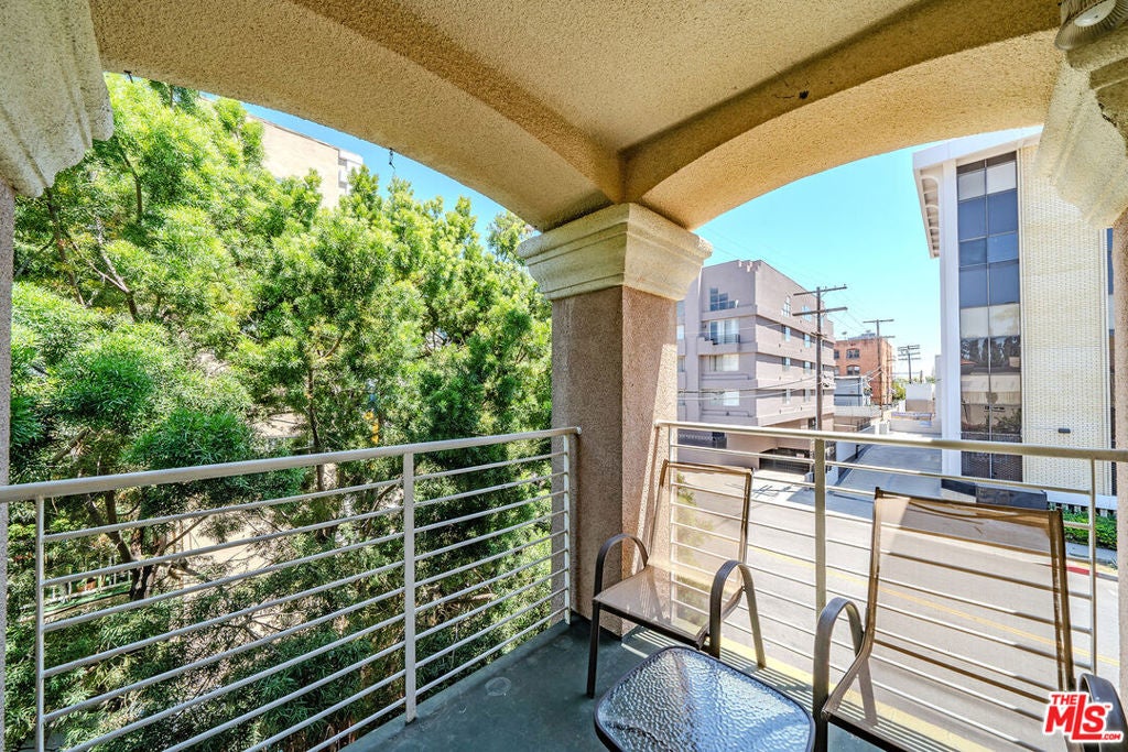 456 Shatto Place 18