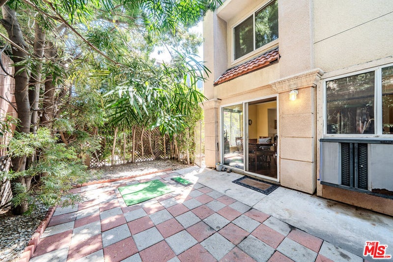 456 Shatto Place 18