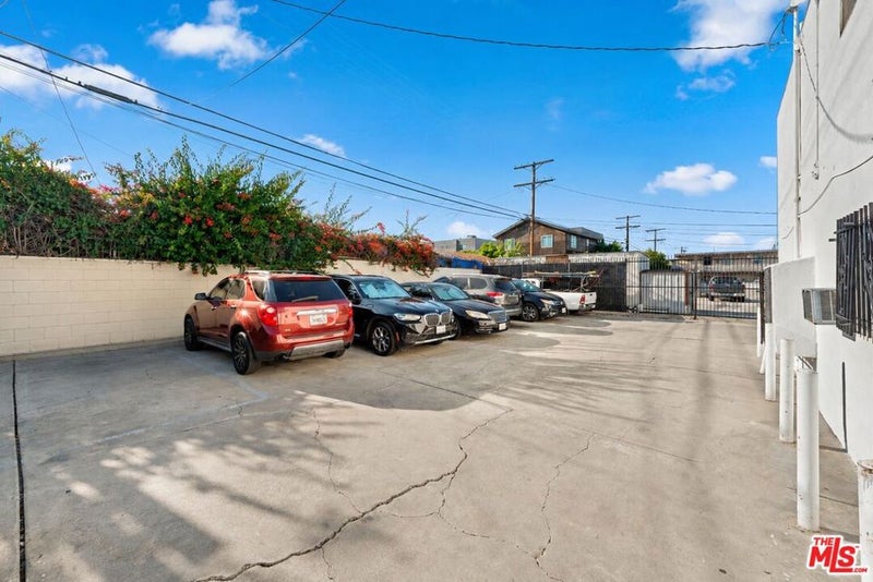 2325 S Ridgeley Drive