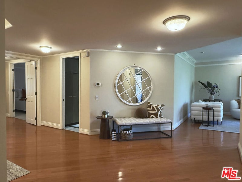4752 Park Encino Lane 212
