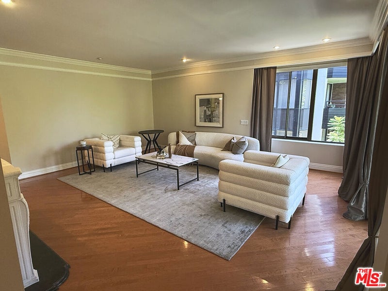 4752 Park Encino Lane 212