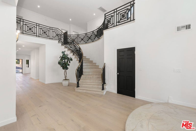4256 Tarzana Estates Drive