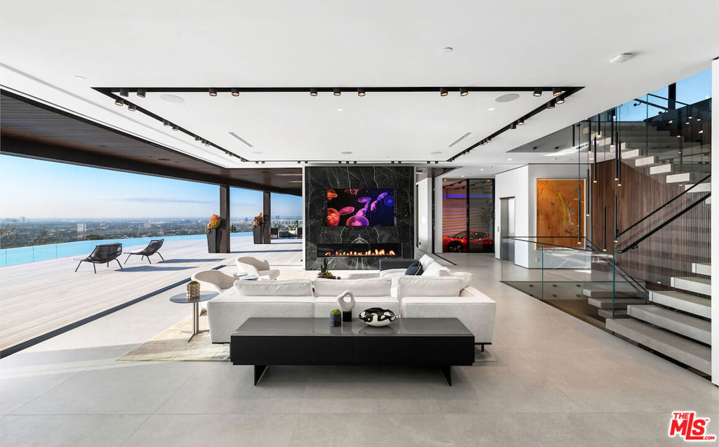 8116 Laurel View Drive