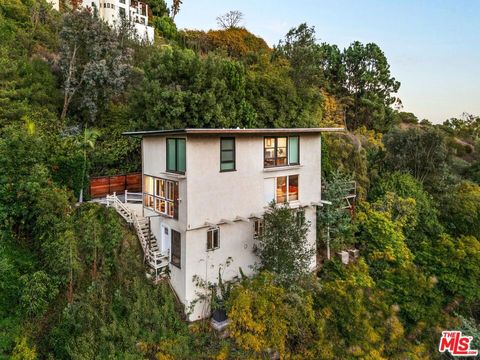 1311 Braeridge Drive Beverly Hills CA 90210