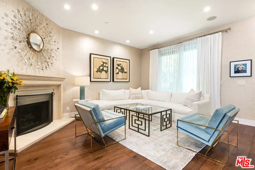 Santa Monica, California 90403, United States, 2 Bedrooms Bedrooms, ,3 BathroomsBathrooms,Residential,Active,157129