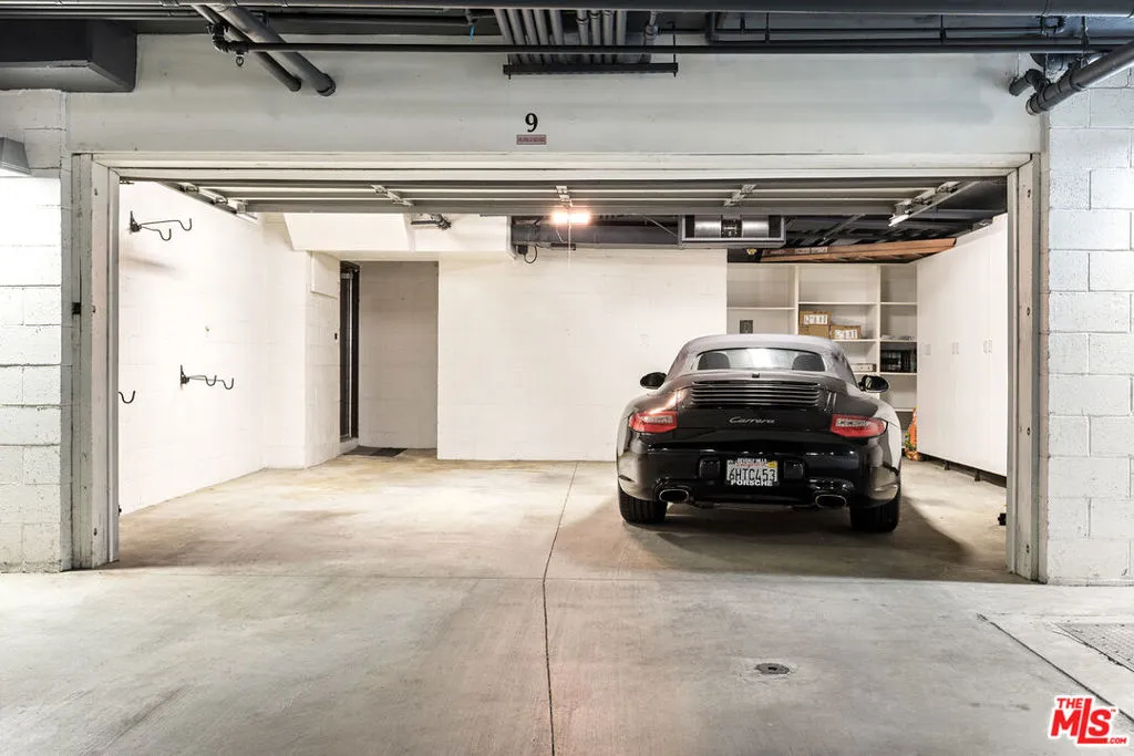 Santa Monica, California 90403, United States, 2 Bedrooms Bedrooms, ,3 BathroomsBathrooms,Residential,Active,157129