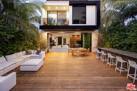 515 N Harper Avenue Los Angeles CA 90048