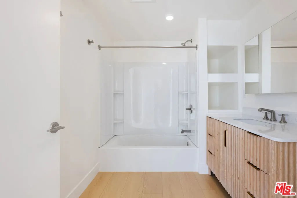 Cypress, California 90630, United States, 3 Bedrooms Bedrooms, ,2 BathroomsBathrooms,Residential,Active,239250