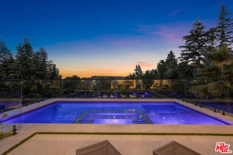 Photo of 16800 Oak View Drive, Encino, CA 91436 (MLS # 26843421)