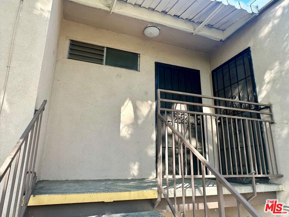 7133 Coldwater Canyon Avenue 14