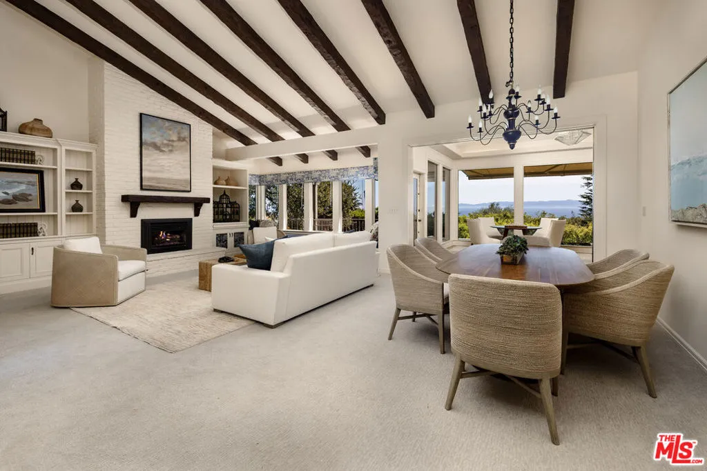 Santa Barbara, California 93108, United States, 4 Bedrooms Bedrooms, ,6 BathroomsBathrooms,Residential,Active,98285