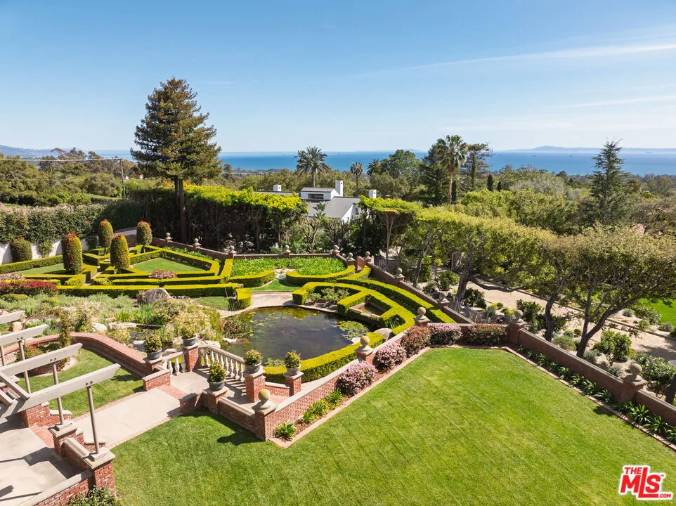 Santa Barbara, California 93108, United States, 4 Bedrooms Bedrooms, ,6 BathroomsBathrooms,Residential,Active,98285