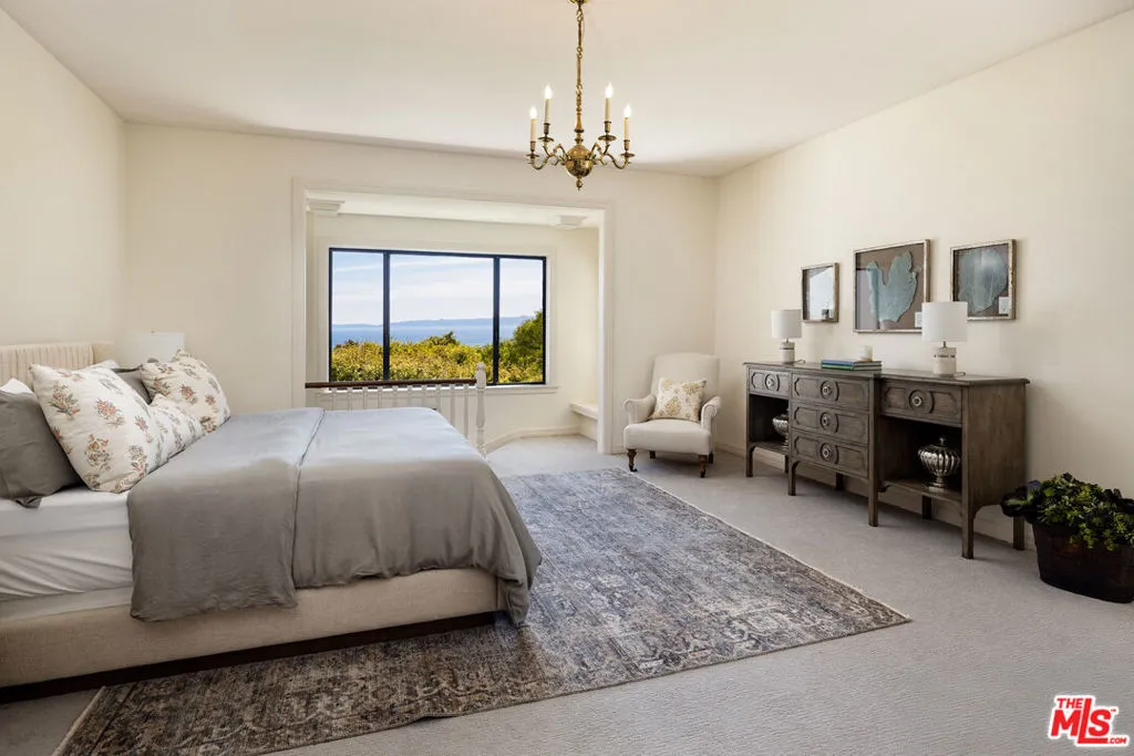 Santa Barbara, California 93108, United States, 4 Bedrooms Bedrooms, ,6 BathroomsBathrooms,Residential,Active,98285