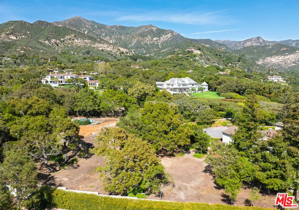 Santa Barbara, California 93108, United States, 4 Bedrooms Bedrooms, ,6 BathroomsBathrooms,Residential,Active,98285