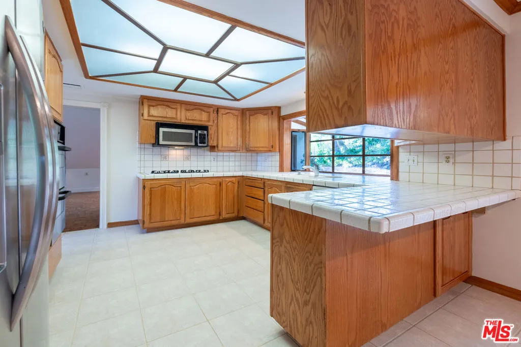 Encino, California 91316, United States, 4 Bedrooms Bedrooms, ,4 BathroomsBathrooms,Residential,Active,216622