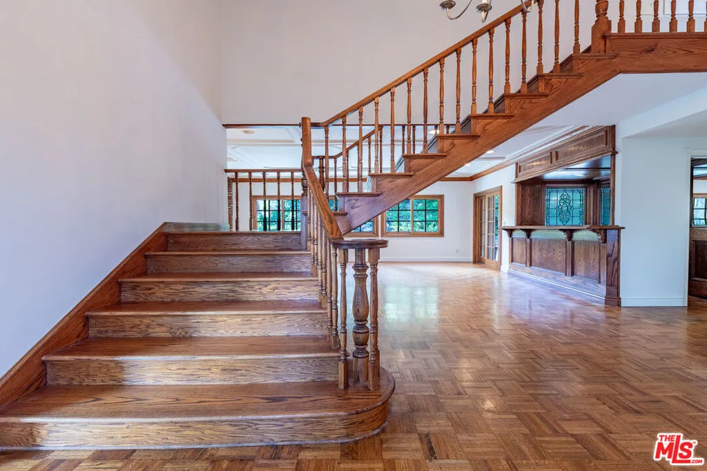 Encino, California 91316, United States, 4 Bedrooms Bedrooms, ,4 BathroomsBathrooms,Residential,Active,216622