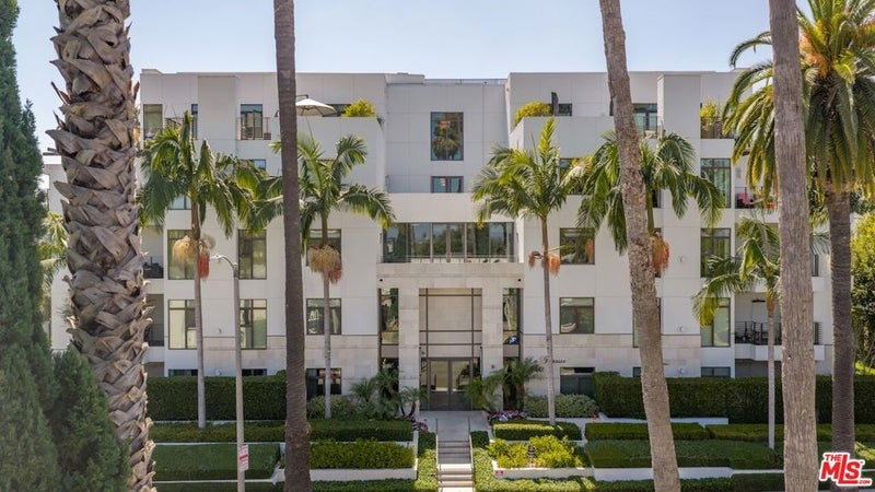 447 N Doheny Drive 101