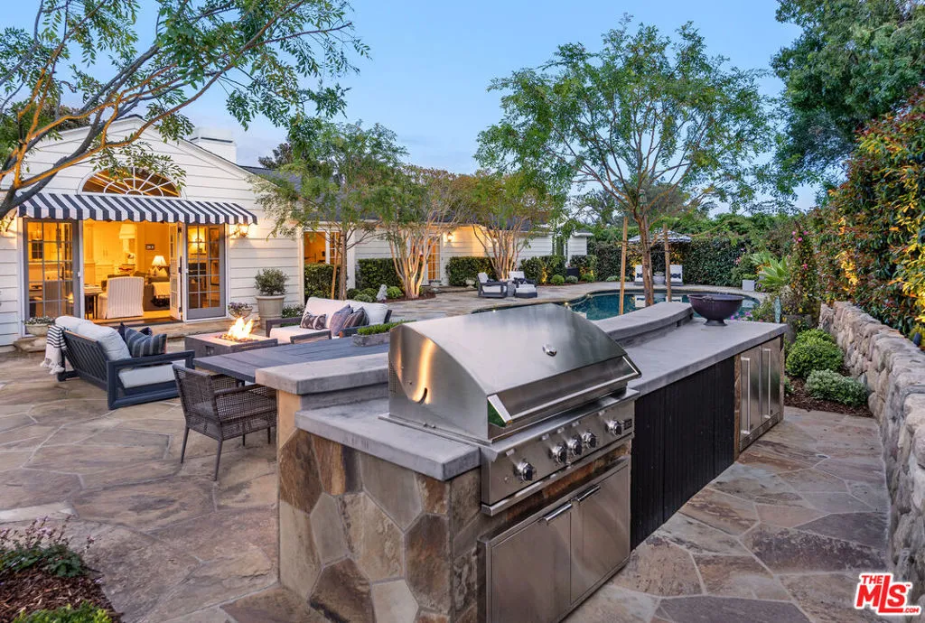 Santa Barbara, California 93108, United States, 4 Bedrooms Bedrooms, ,5 BathroomsBathrooms,Residential,Active,91339