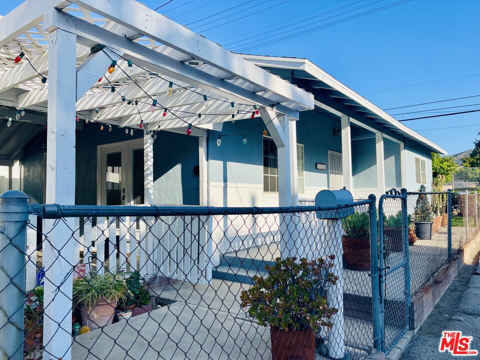 10704 Oro Vista Avenue