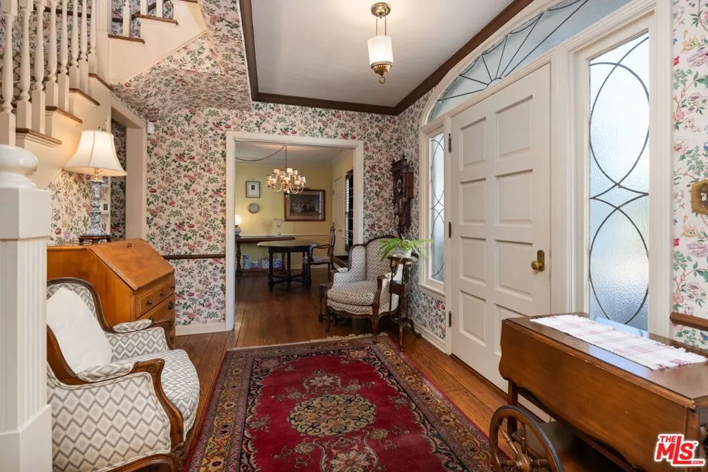 Los Angeles, California 90049, United States, 5 Bedrooms Bedrooms, ,4 BathroomsBathrooms,Residential,Active,250206