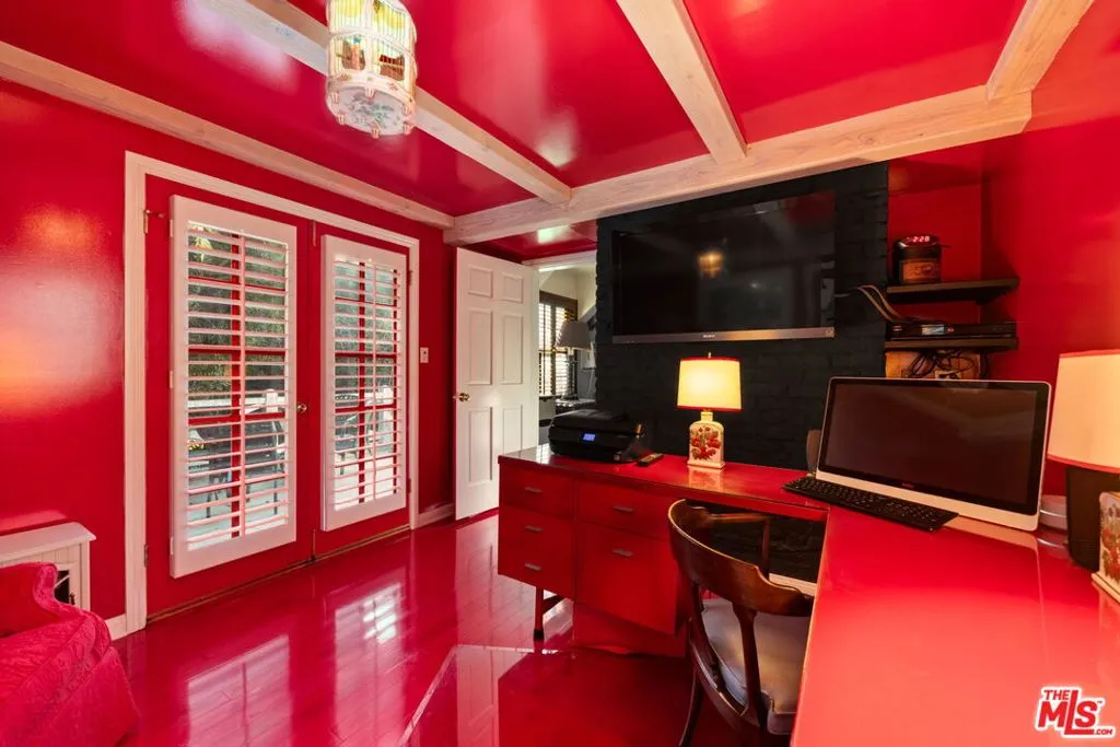 Los Angeles, California 90049, United States, 5 Bedrooms Bedrooms, ,4 BathroomsBathrooms,Residential,Active,250206