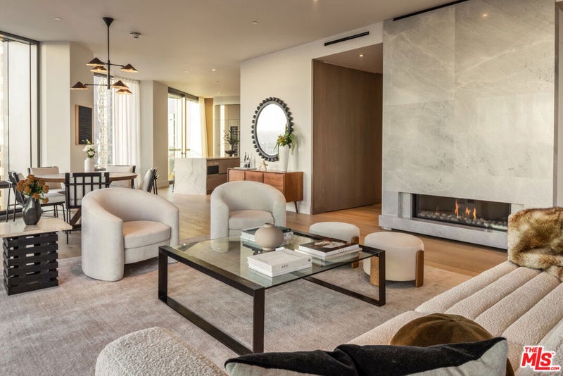 211 W Elm Court 21A
