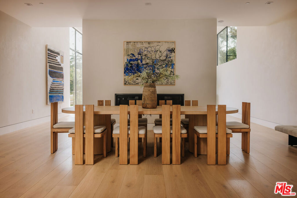260 S Canyon View Drive