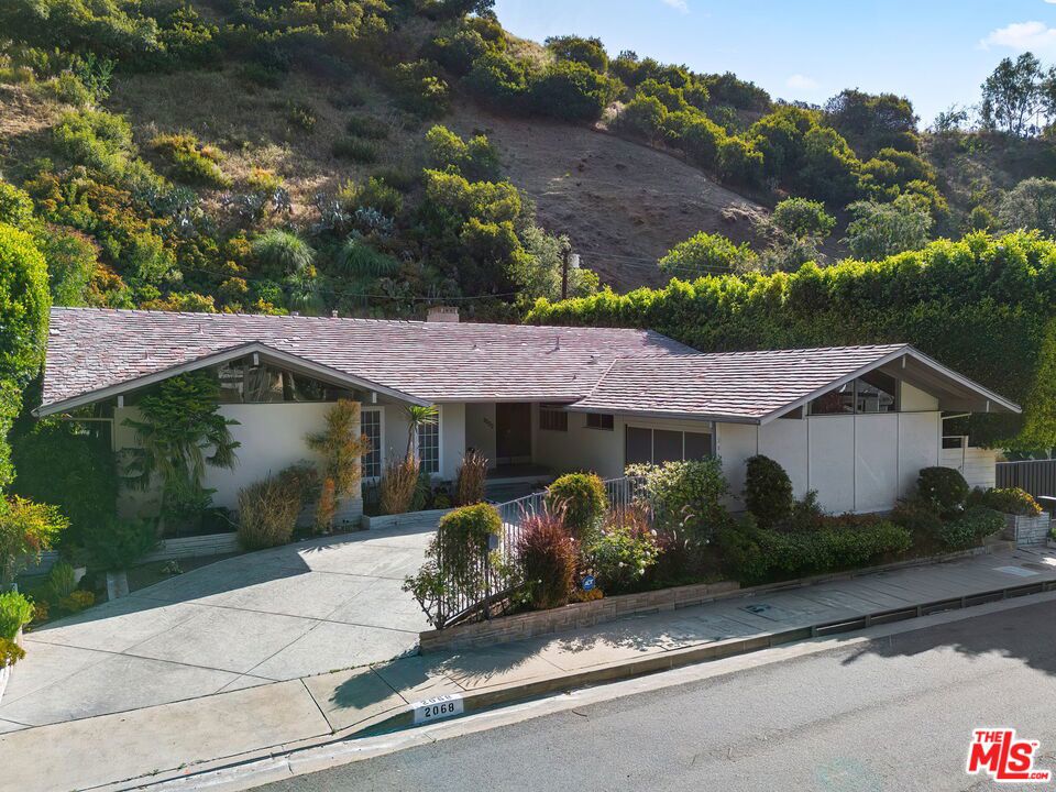 2068 N Beverly Drive