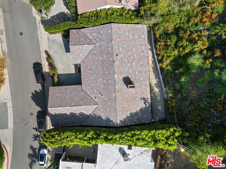 2068 N Beverly Drive
