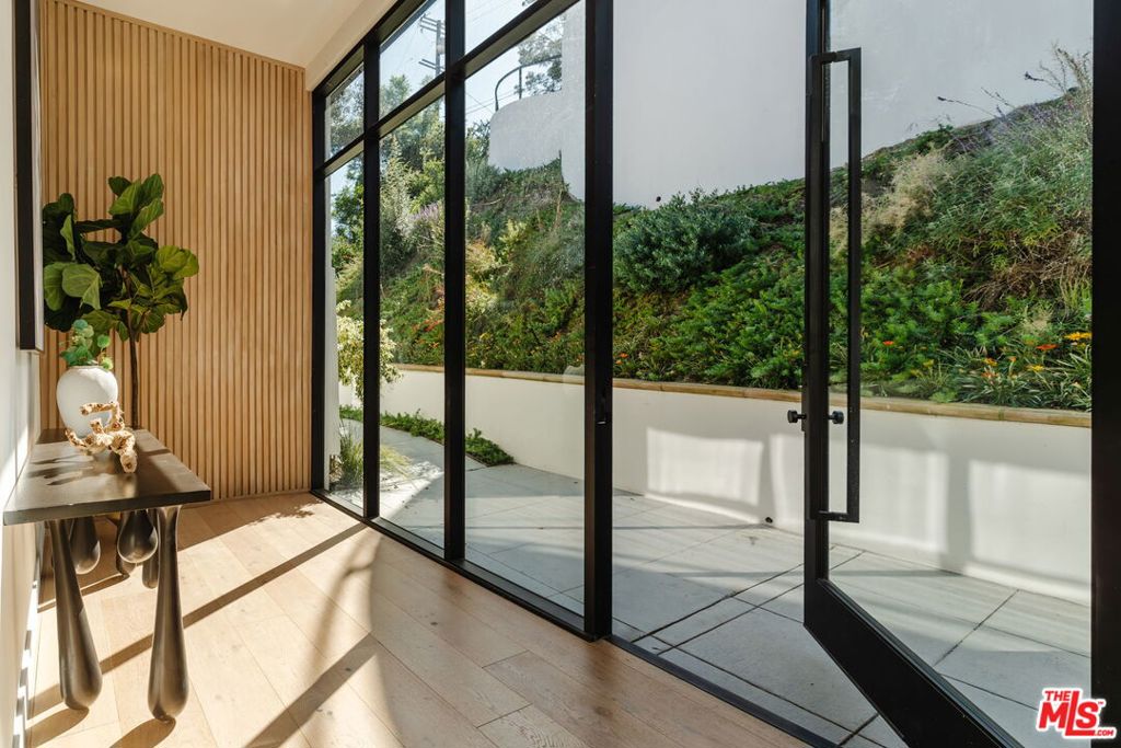 1648 Summitridge Drive