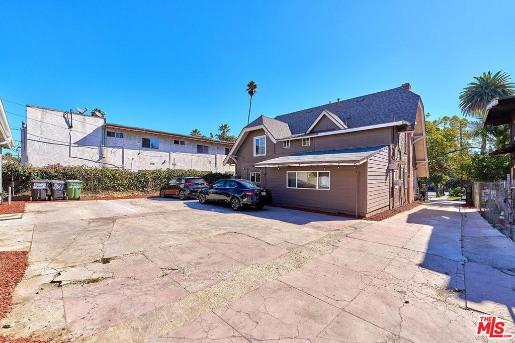 1959 S La Salle Avenue