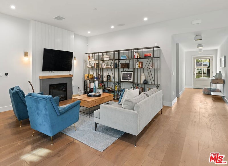 5501 W 76th Street