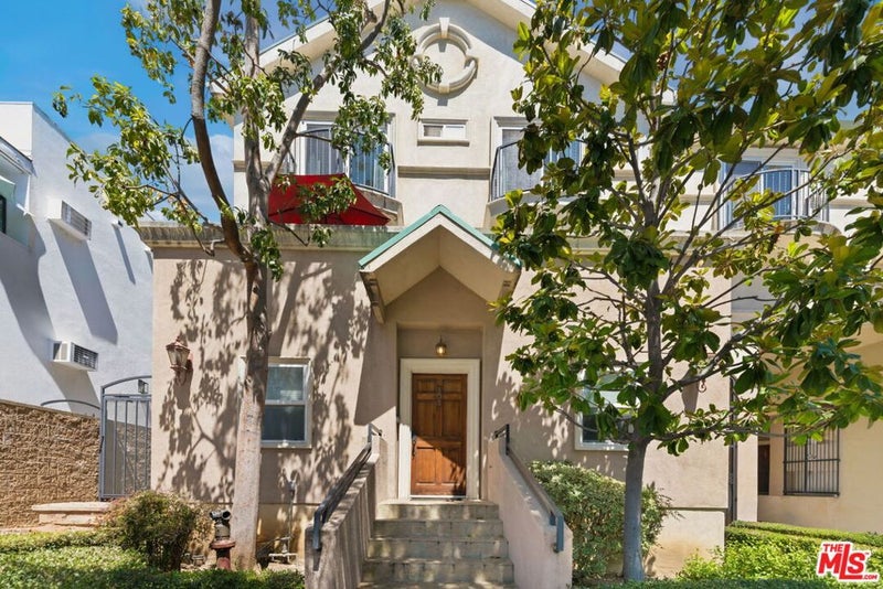 1010 N Curson Avenue 101