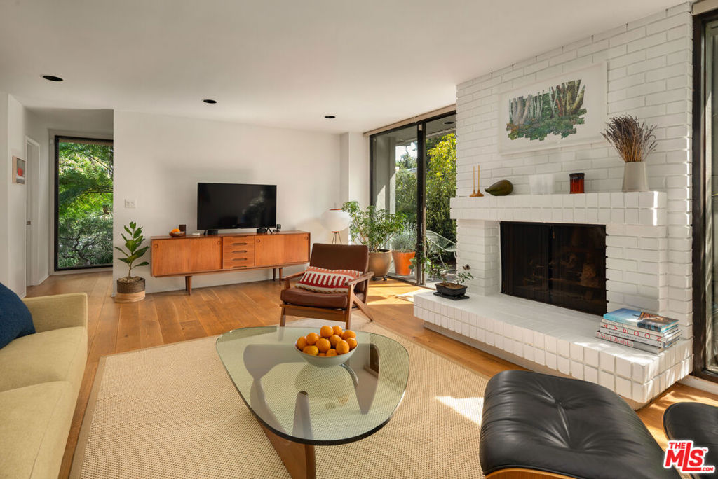 859 S Bundy Drive