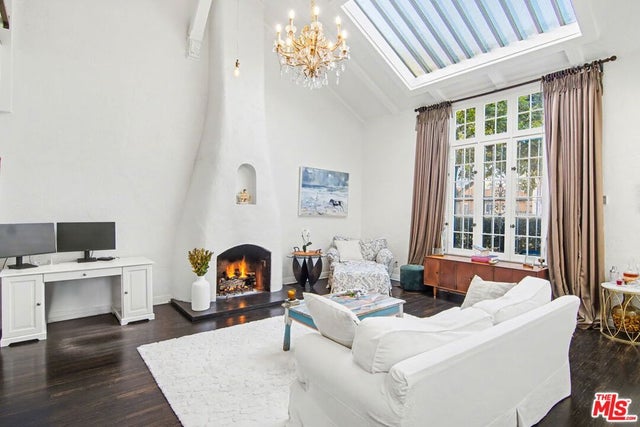 6204 Banner Avenue 2 #2, Los Angeles