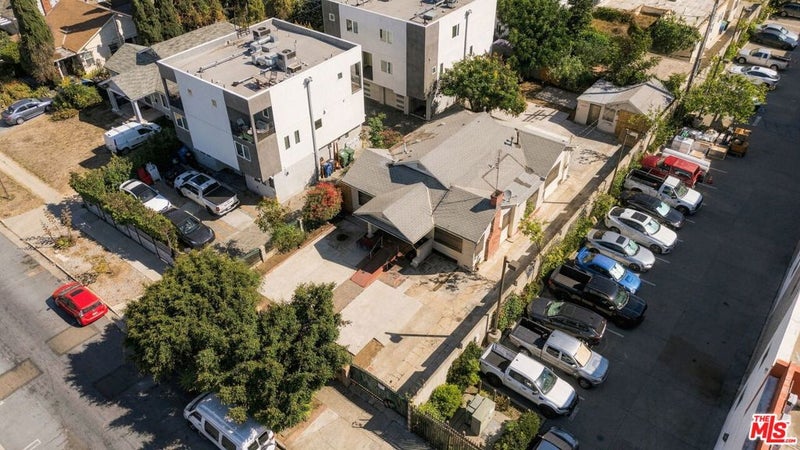 1114 N Heliotrope Drive