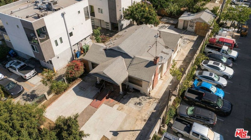 1114 N Heliotrope Drive