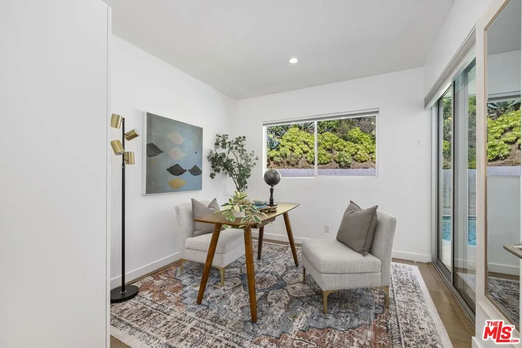 Los Angeles, California 90049, United States, 4 Bedrooms Bedrooms, ,3 BathroomsBathrooms,Residential,Active,213719