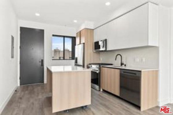 11013 HARTSOOK ST APT 204, NORTH HOLLYWOOD, CA 91601 - Image 89dfc974dffc2aad1d4f7ab351f618bb/2231065781