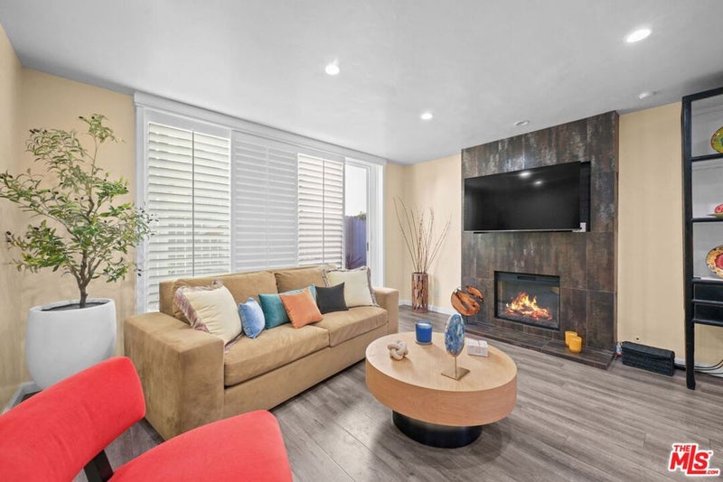 5951 Canterbury Drive 20
