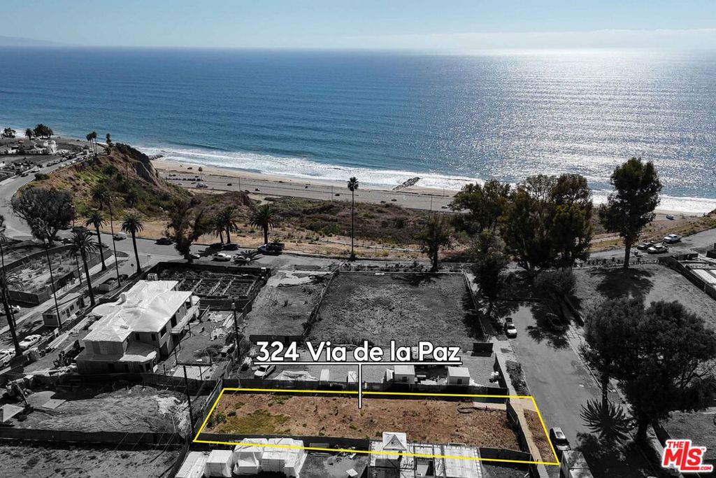324 Via De La Paz