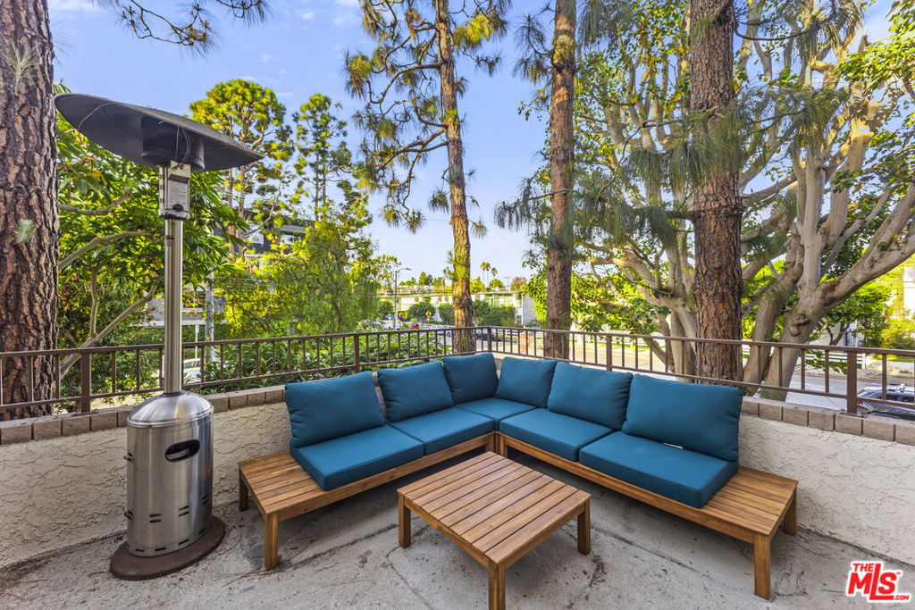 8110 Manitoba Street 114