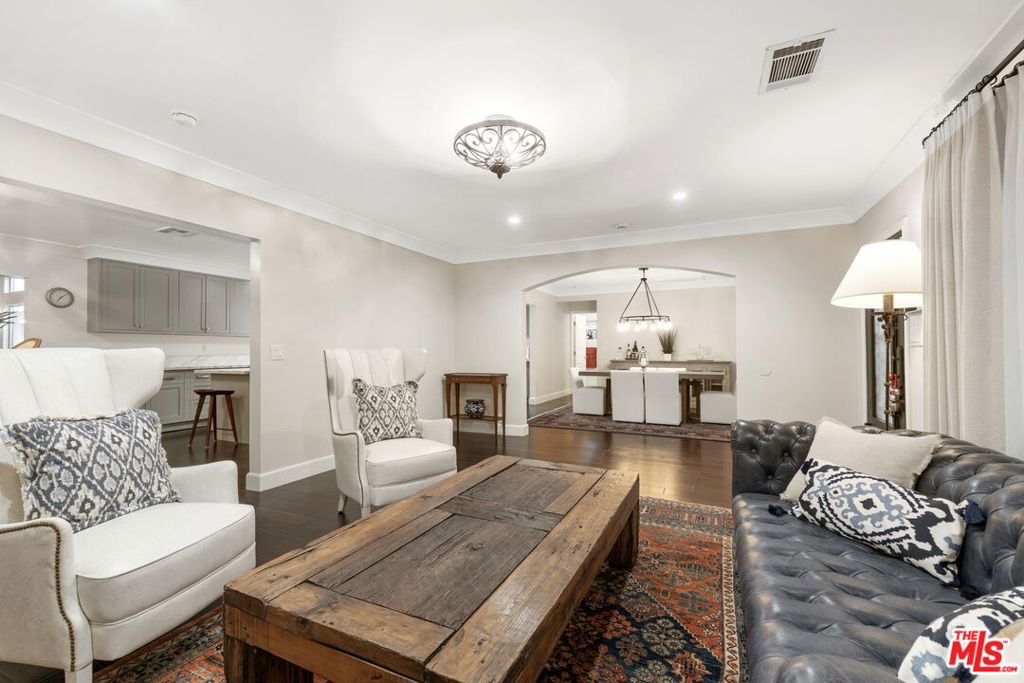 1940 N Western Avenue