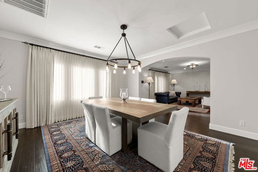 1940 N Western Avenue